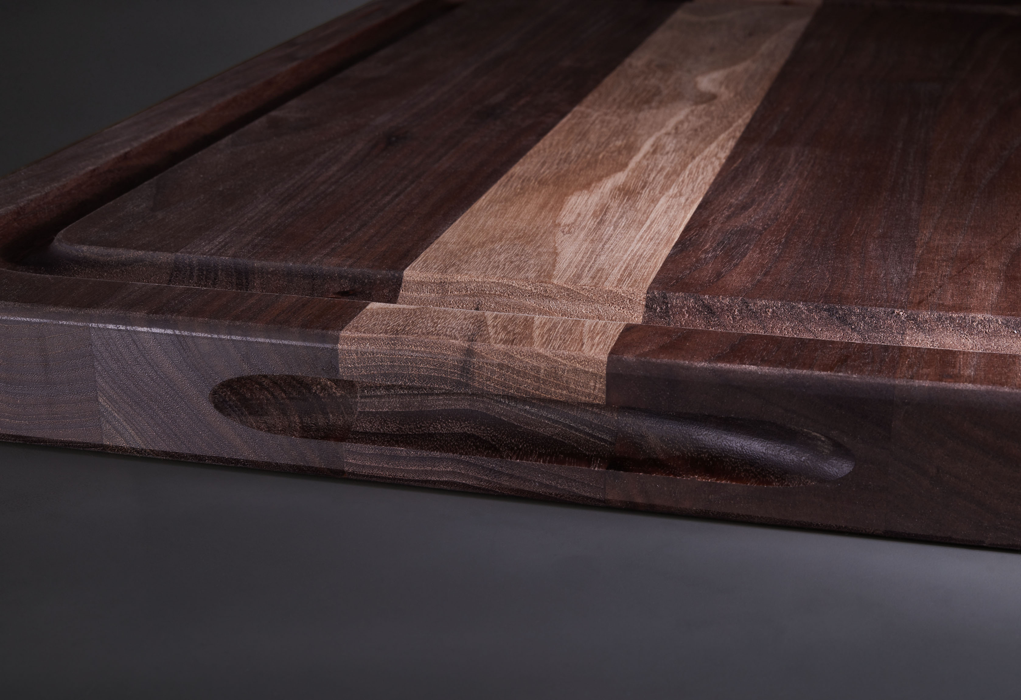 Mittleres Gourmet Schneidebrett mit Saftrille 4cm