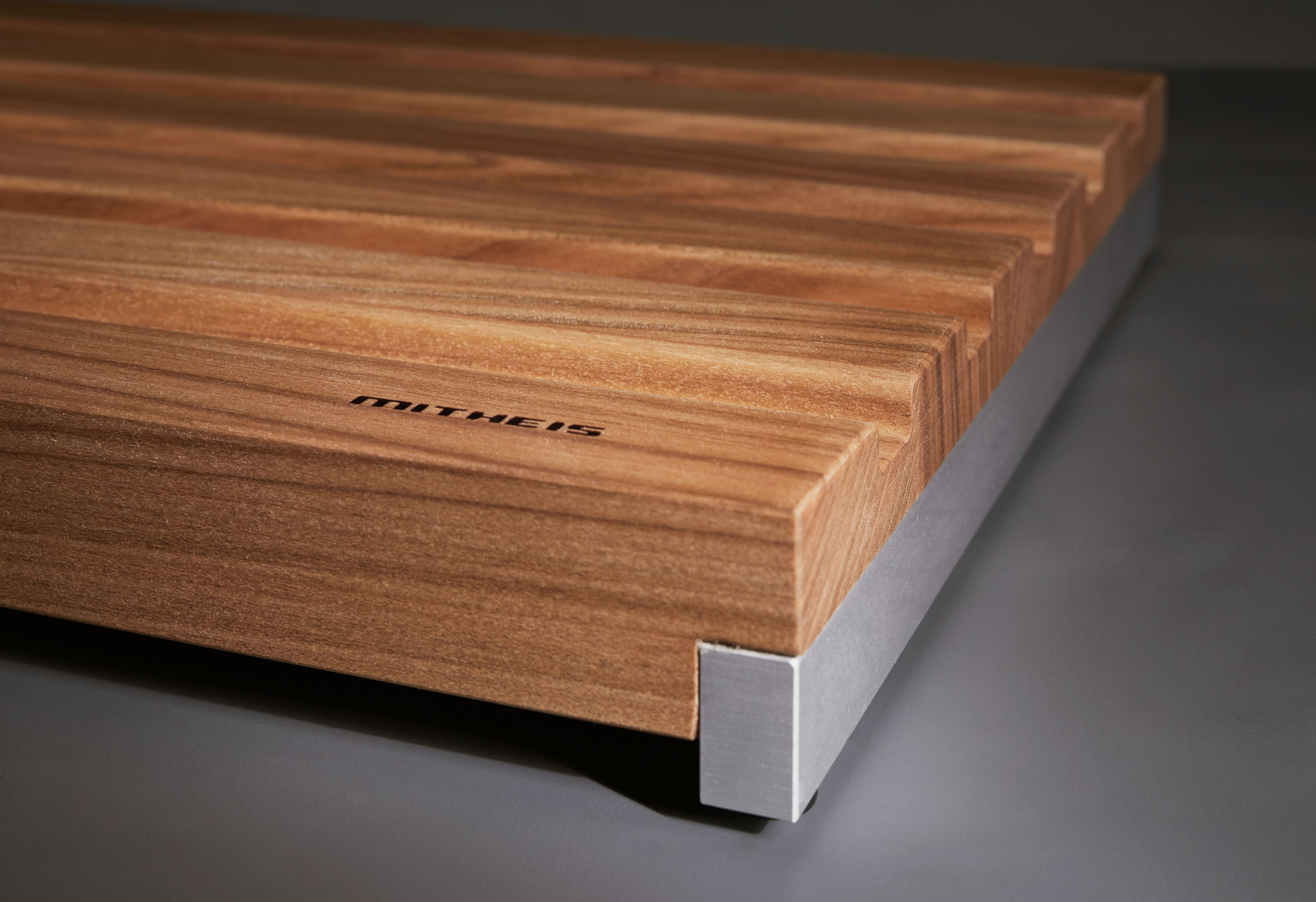 Mittleres Brotschneidbrett Kirsche-Aluminium