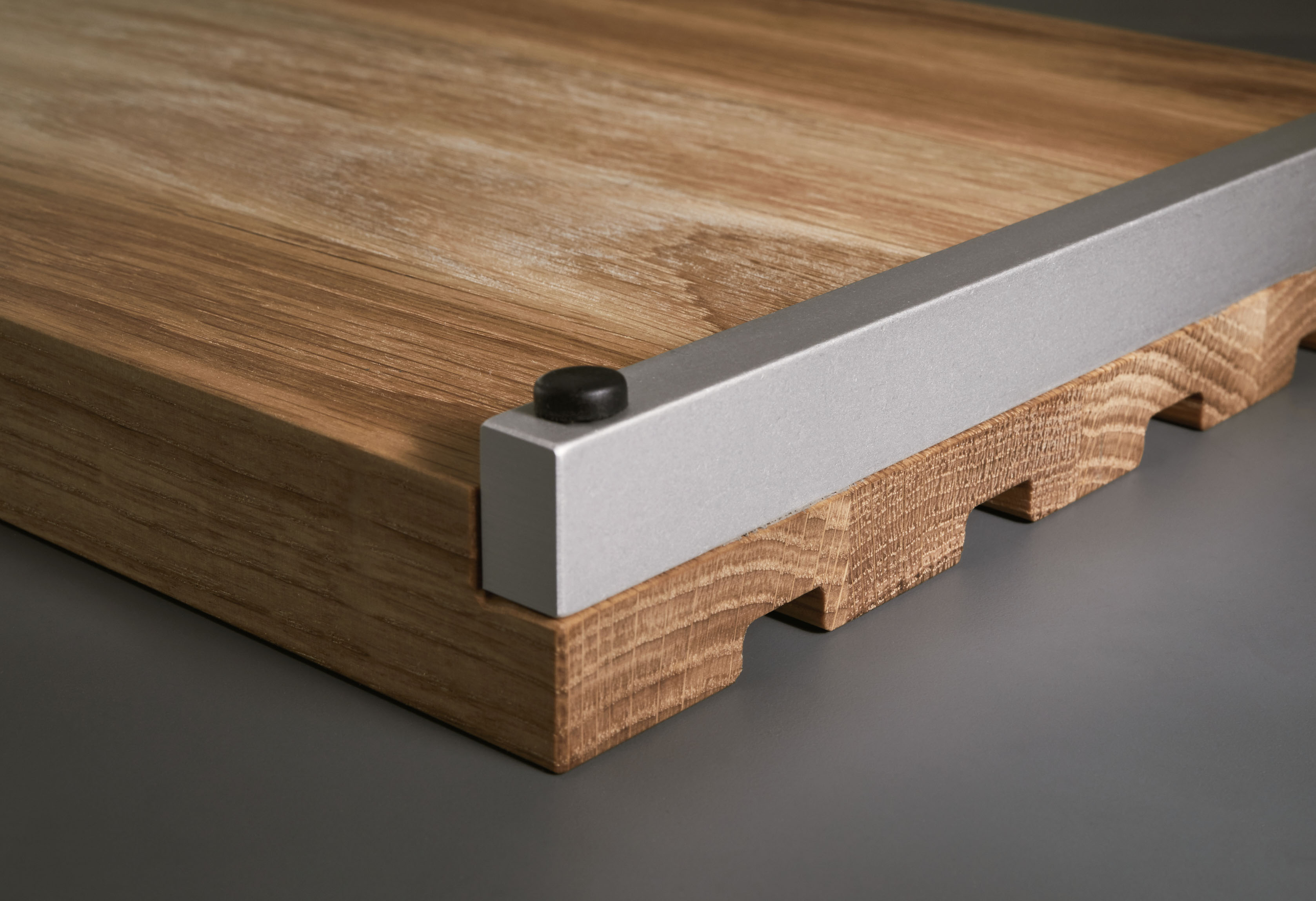 Großes Brotschneidbrett Eiche-Aluminium