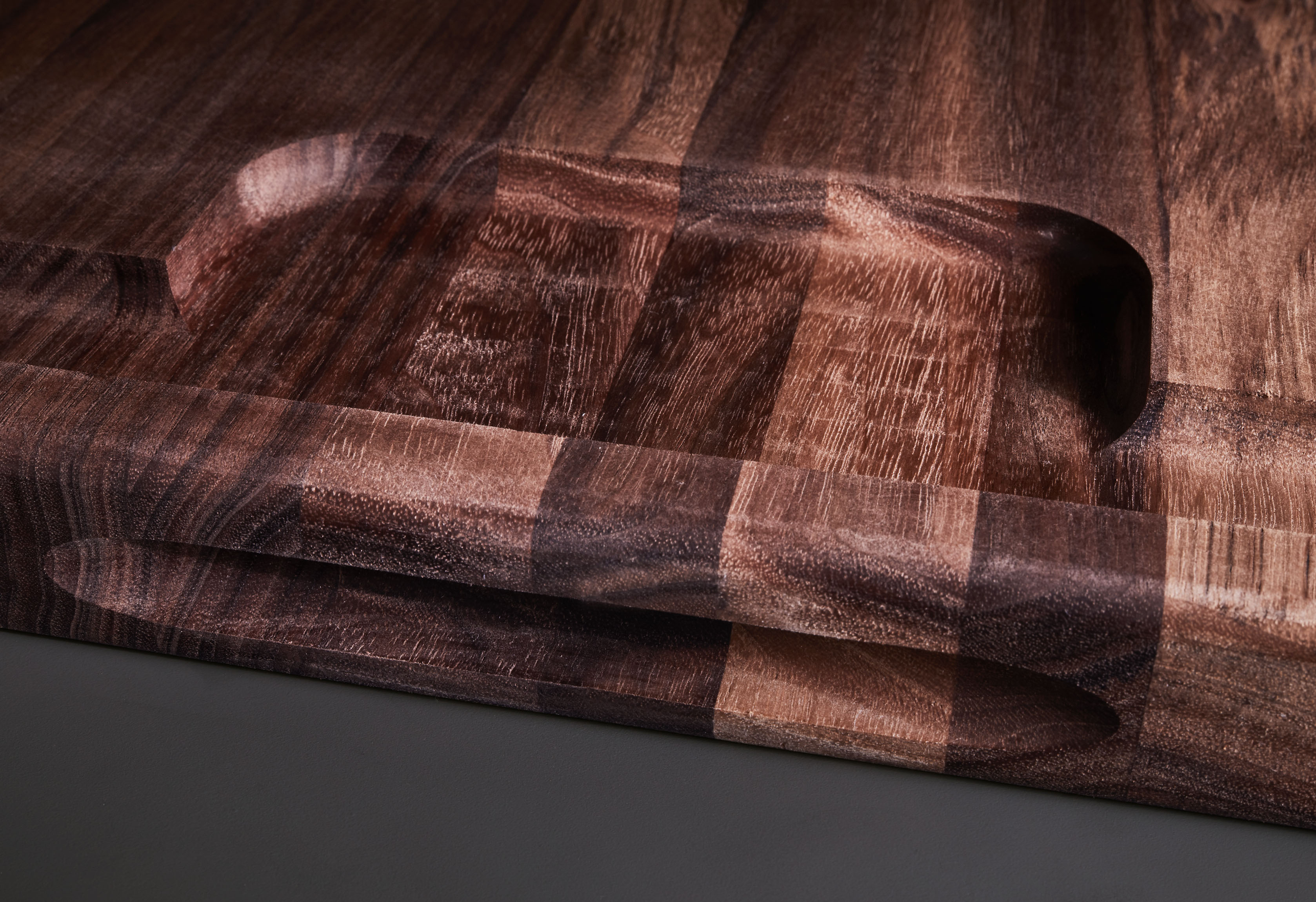 Großes Gourmet Schneidebrett mit Saftrille 4cm