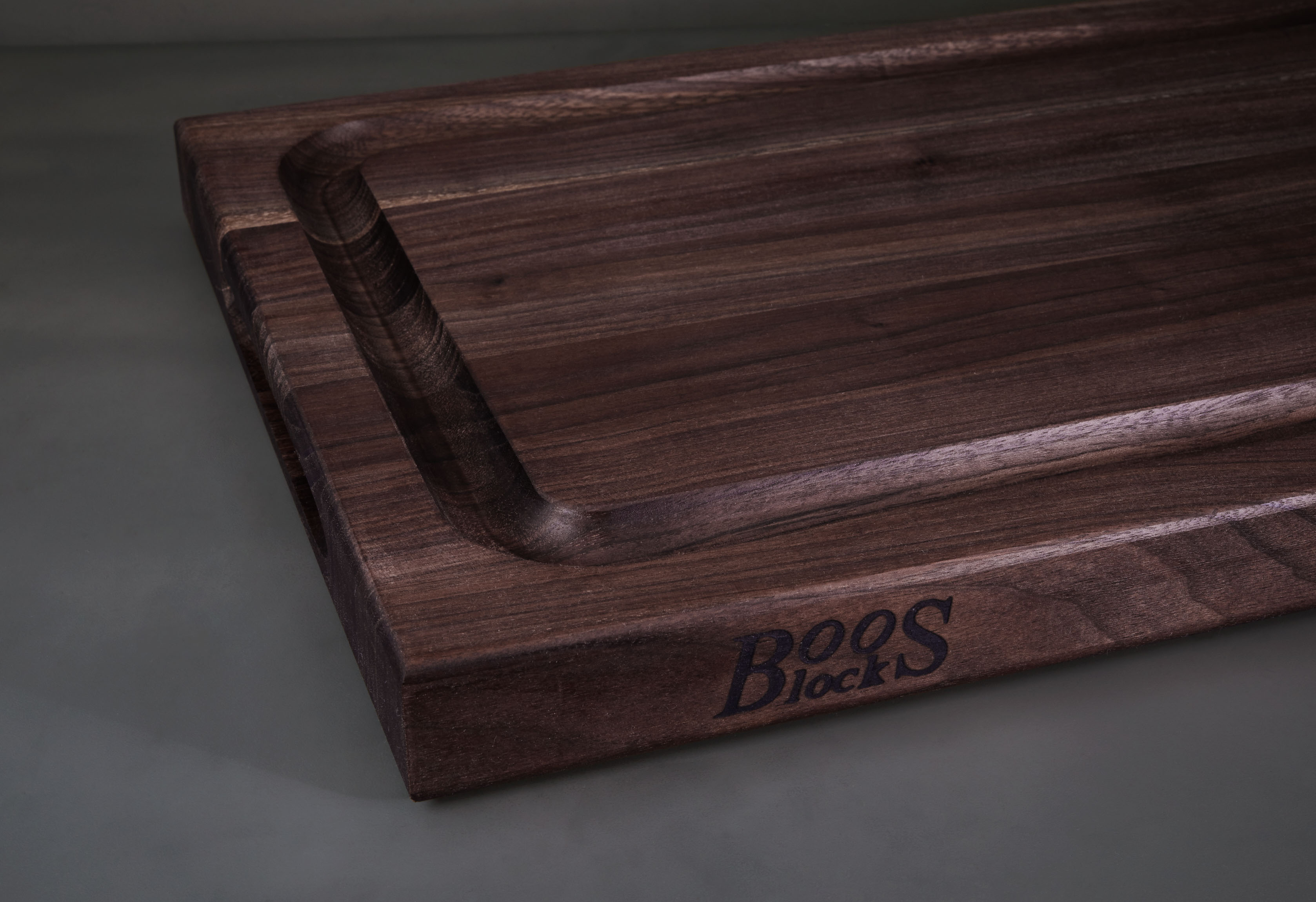 Kleines Gourmet Schneidebrett mit Saftrille 4cm