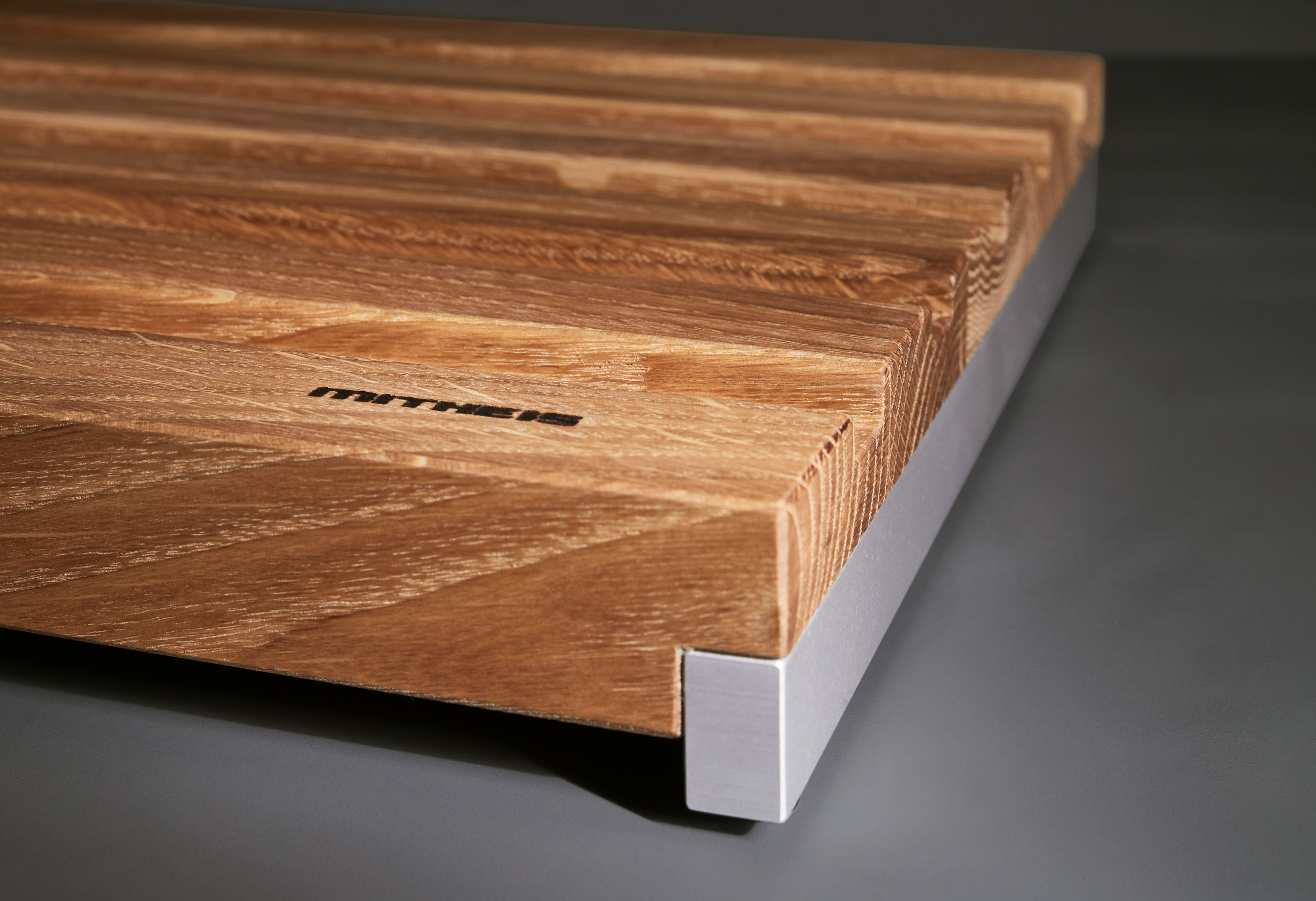 Mittleres Brotschneidbrett Eiche-Aluminium