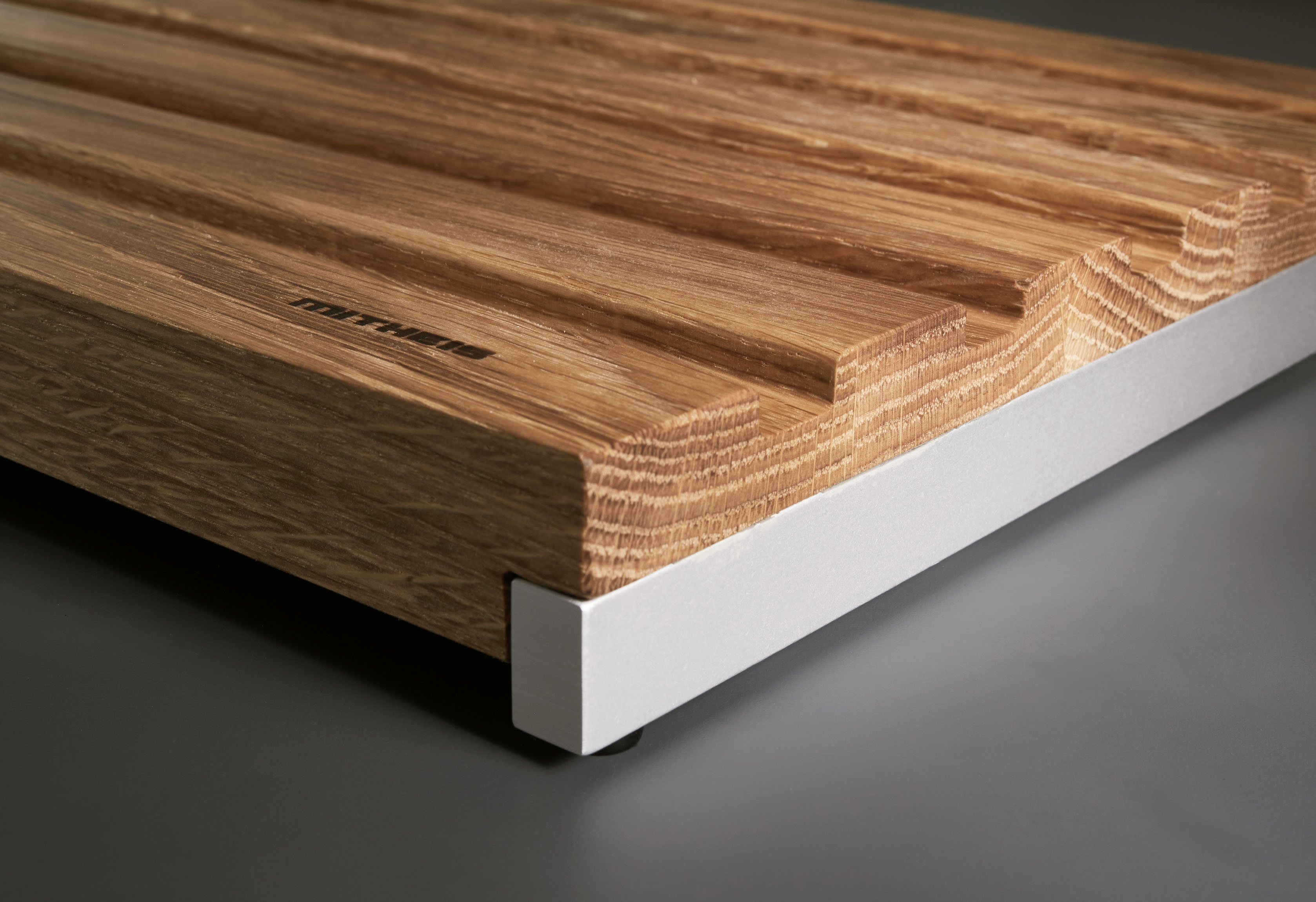 Großes Brotschneidbrett Eiche-Aluminium